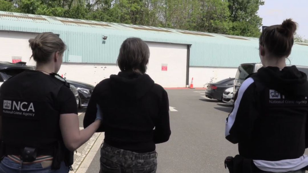 英国警告：请勿携带大麻入境，否则面临牢狱之灾